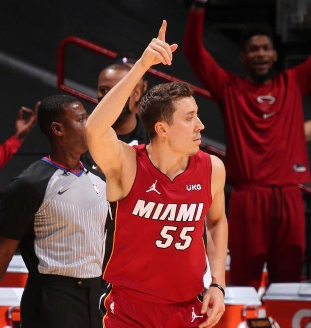 开云体育视频直播-鹈鹕爆冷意大利男篮，巴恩斯打破历史纪录